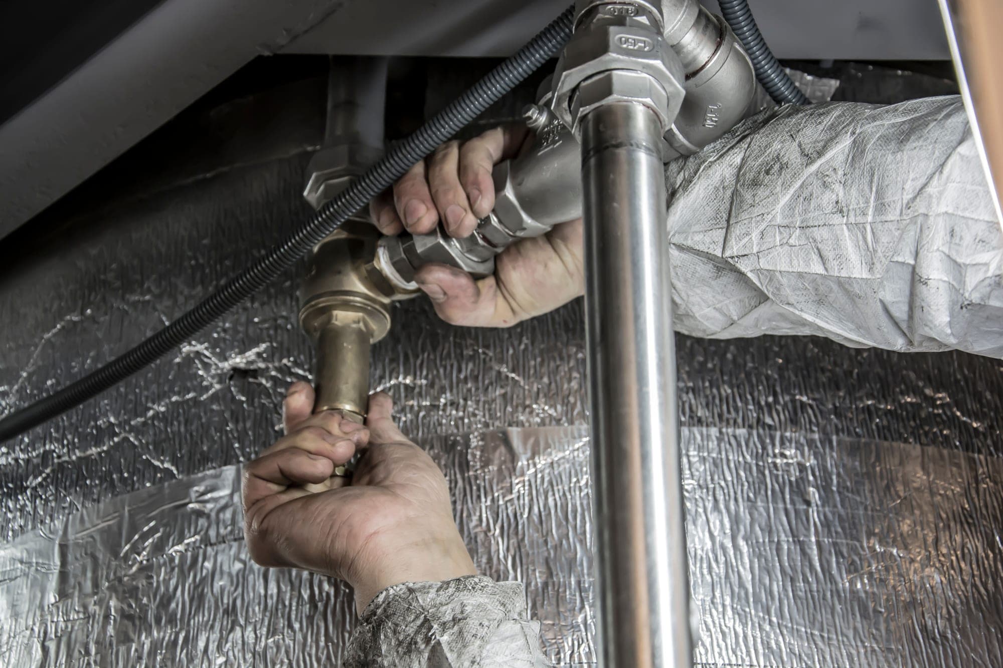 Commercial copper pipework in a mechanical room
