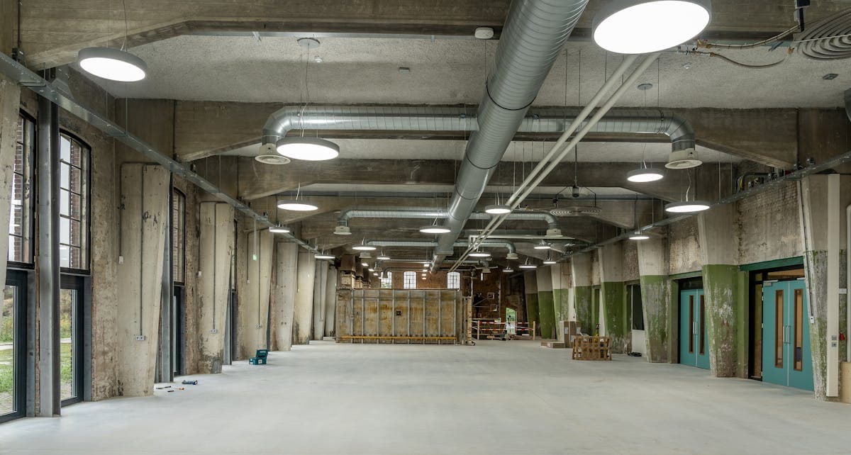 Spiral ductwork installed in a new commercial build