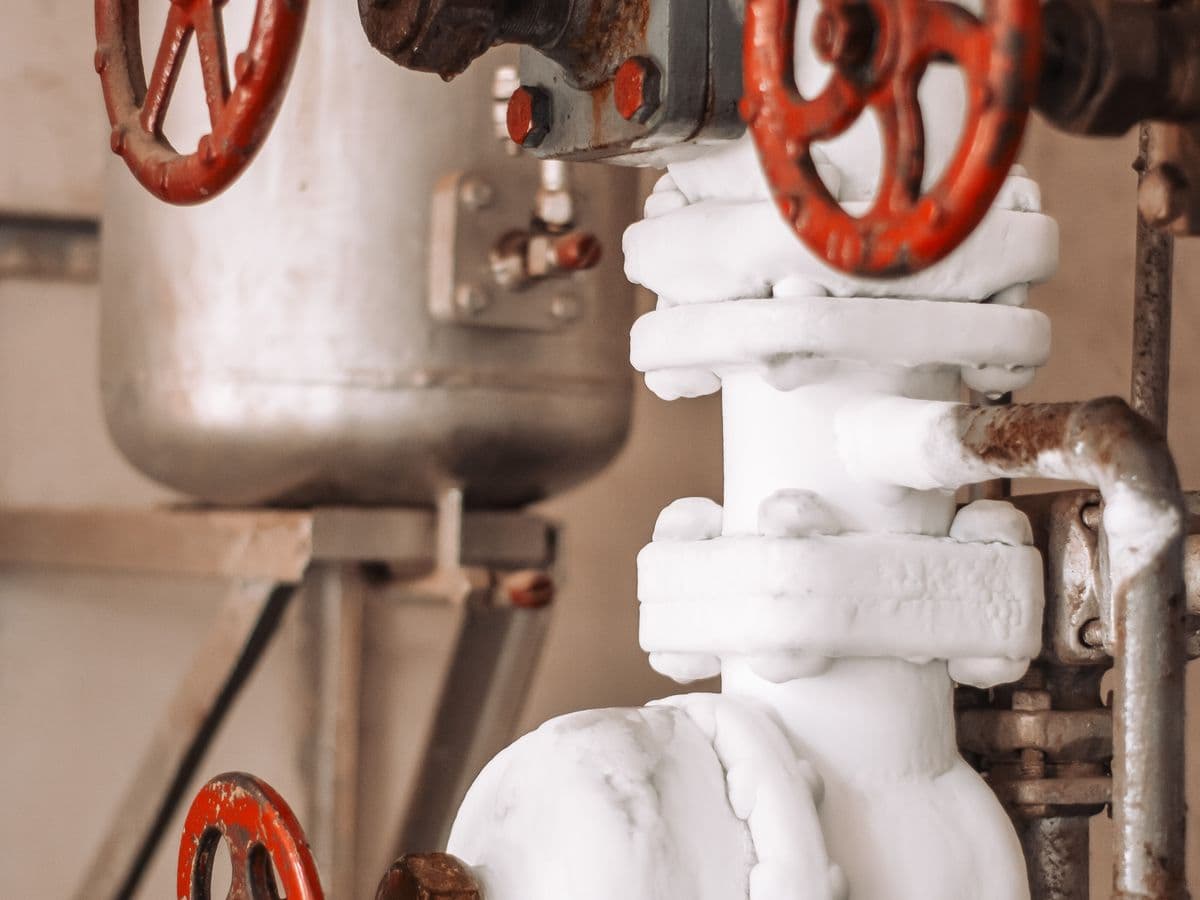 Commercial refrigeration lines and cold storage equipment
